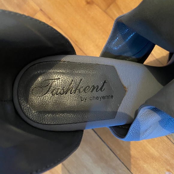 Tashkent by Cheyenne high heeled shoe. - Picture 5 of 5